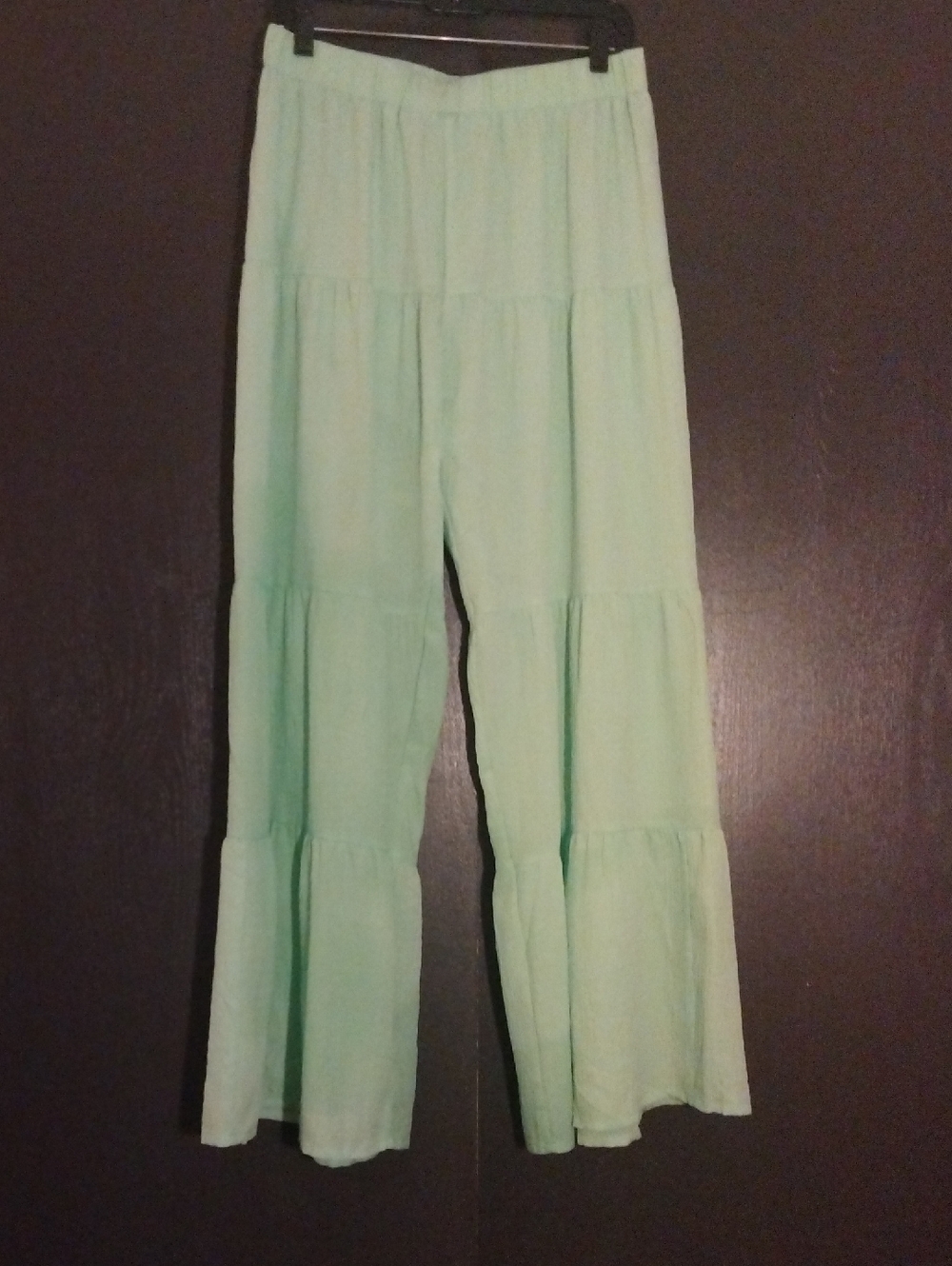 Light Green Tiered Wide-Leg Pants - Women's